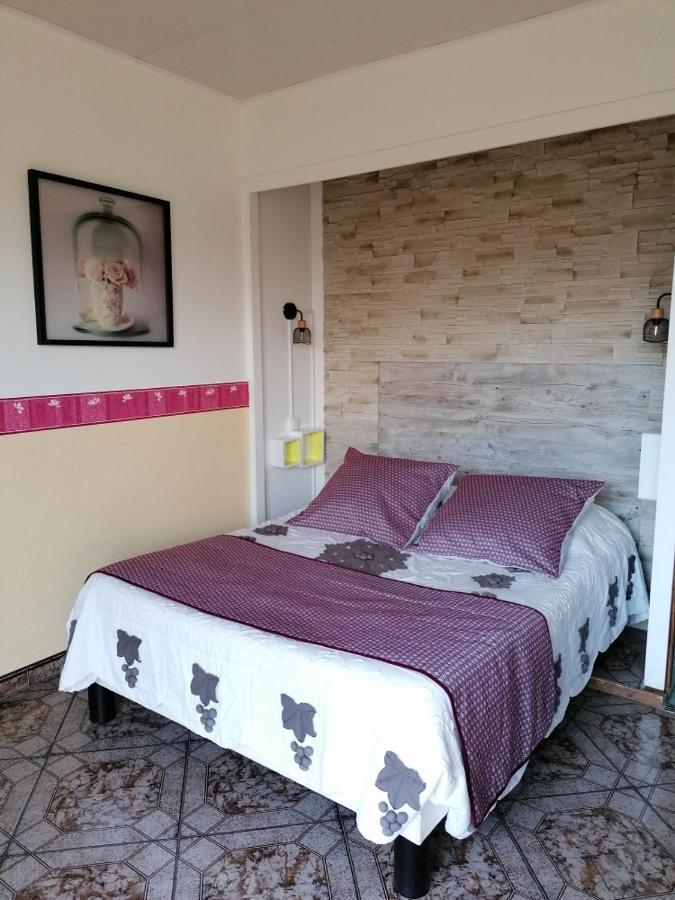 Hôtel Les deux lions à Alairac Extérieur photo