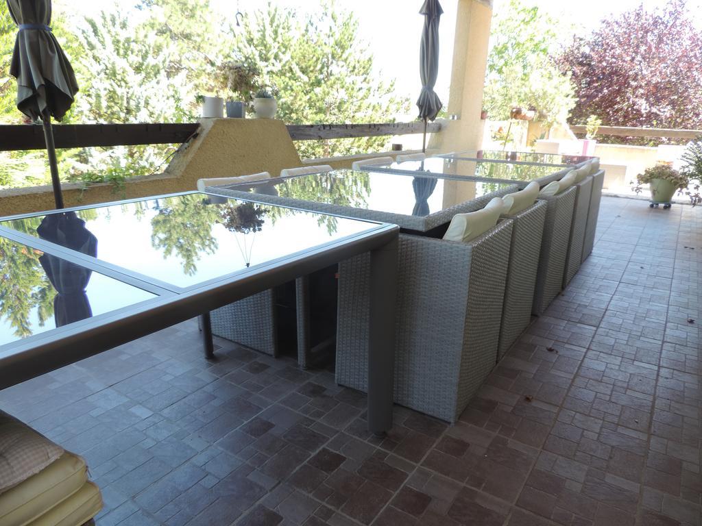 Hôtel Les deux lions à Alairac Extérieur photo