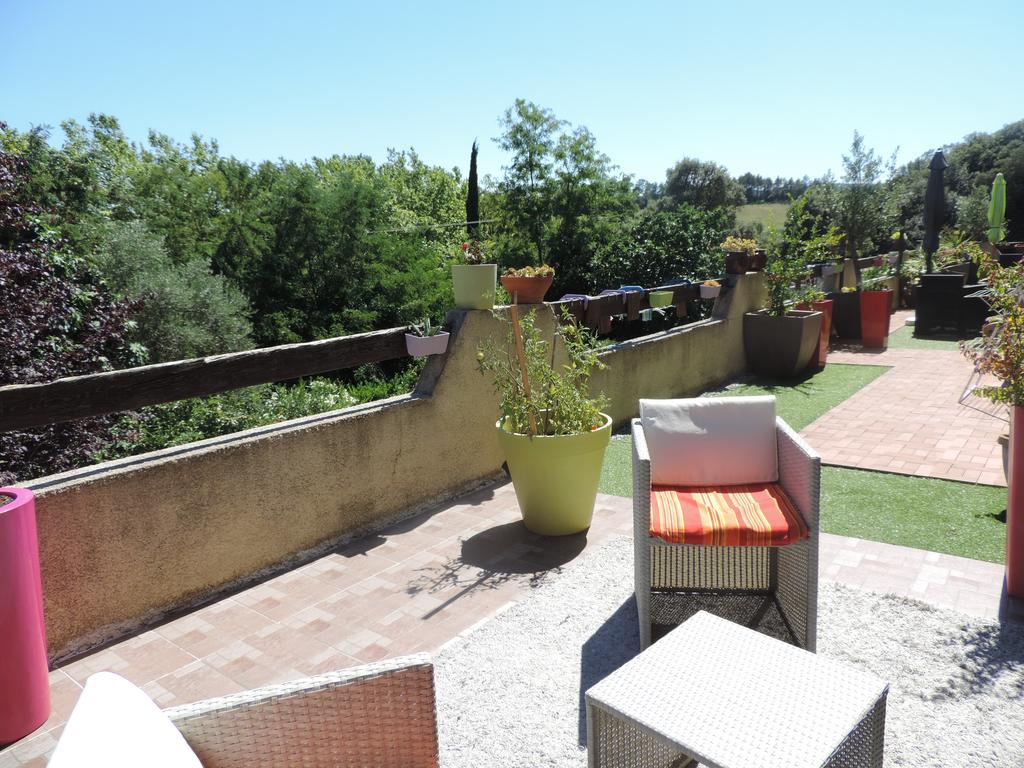 Hôtel Les deux lions à Alairac Extérieur photo