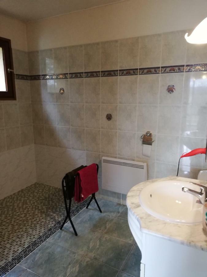 Hôtel Les deux lions à Alairac Extérieur photo