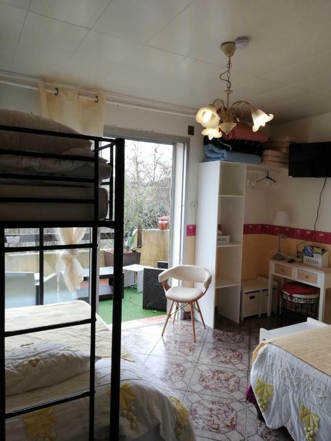 Hôtel Les deux lions à Alairac Extérieur photo